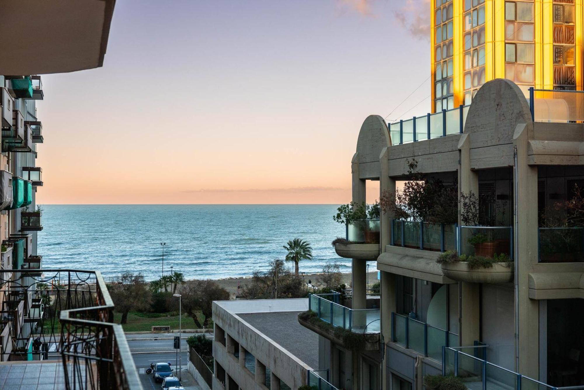 Casa Dei Visionari - Mare Apartment Bari Exterior foto